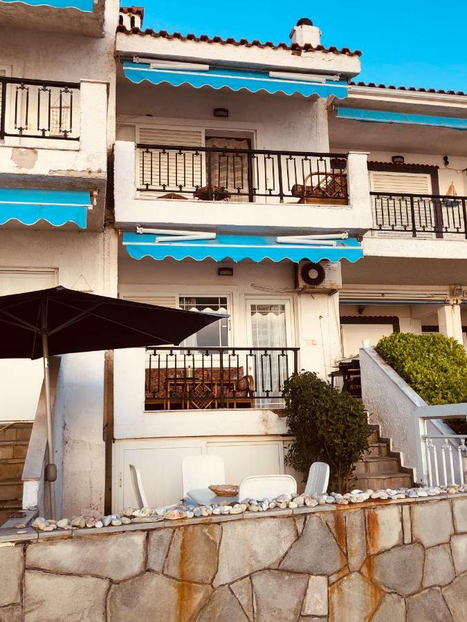 Seafront Maisonette In Fourka Bagian luar foto