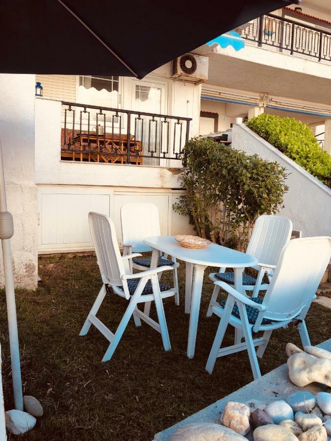 Seafront Maisonette In Fourka Bagian luar foto