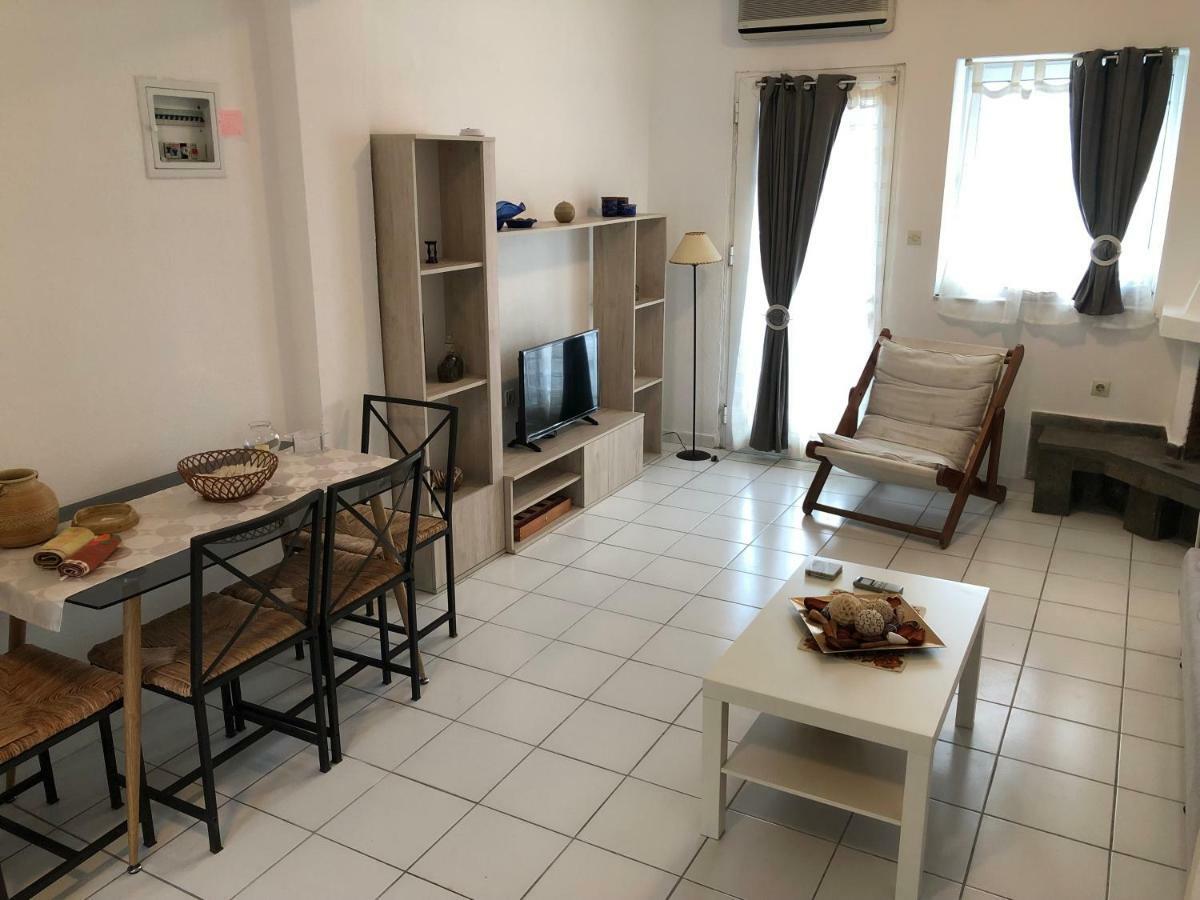 Seafront Maisonette In Fourka Bagian luar foto