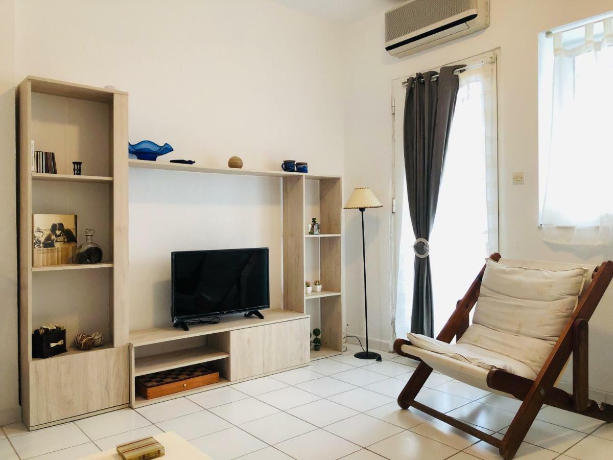 Seafront Maisonette In Fourka Bagian luar foto