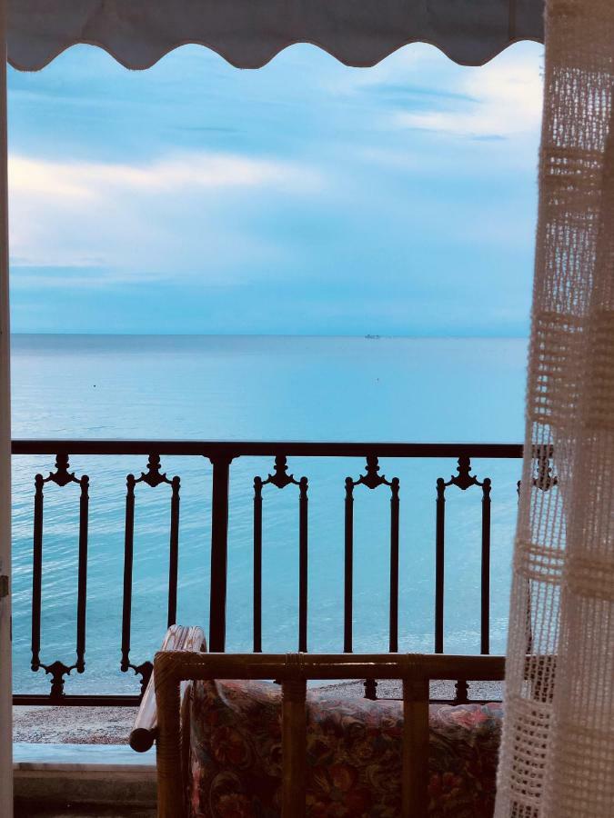 Seafront Maisonette In Fourka Bagian luar foto