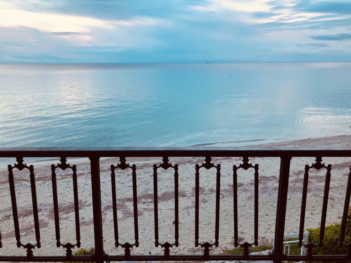 Seafront Maisonette In Fourka Bagian luar foto